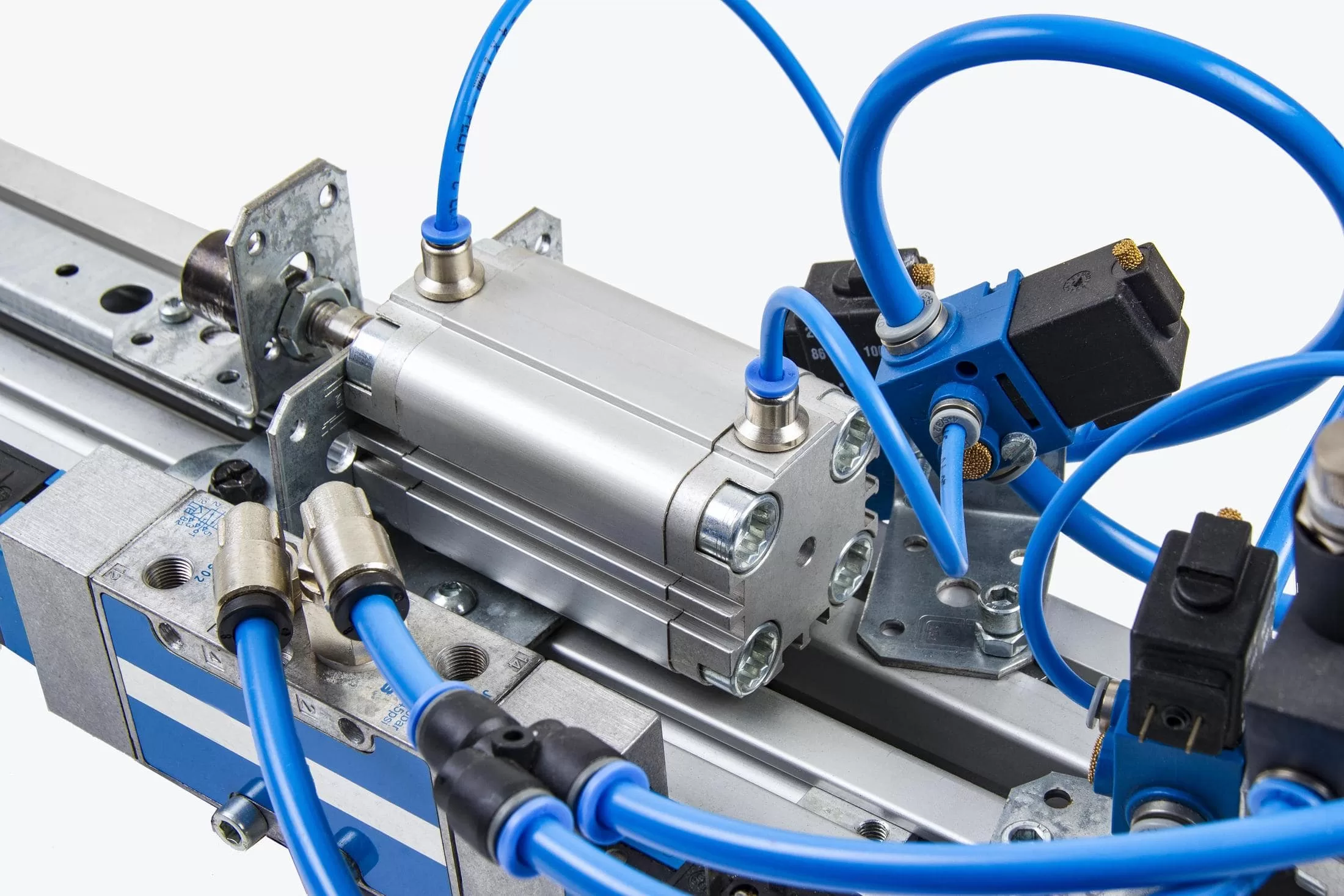 بررسی دلایل افت فشار ناگهانی در سیستم‌های هیدرولیک و روش‌های رفع آن