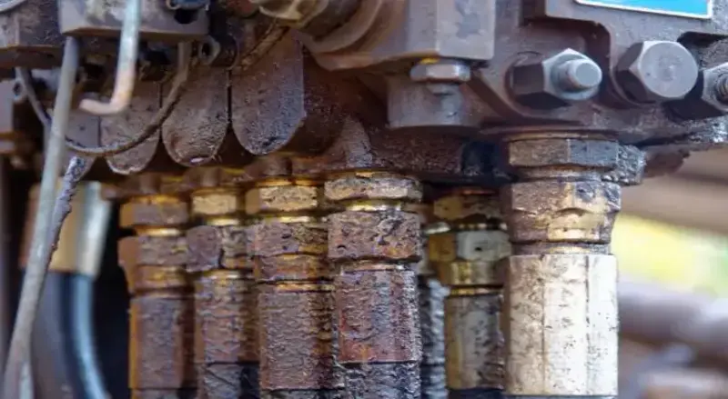 چطور نشتی در سیستم هیدرولیک را سریع تشخیص دهیم؟