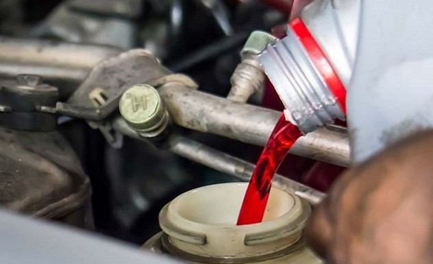 چطور بهترین روغن هیدرولیک را انتخاب کنیم و هر چند وقت تعویض کنیم؟